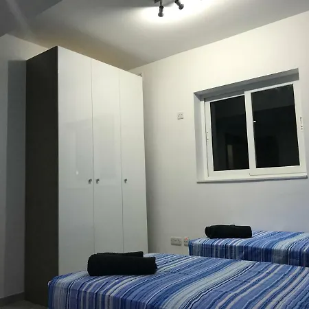 E St Julians Paceville 2 Bedroom *